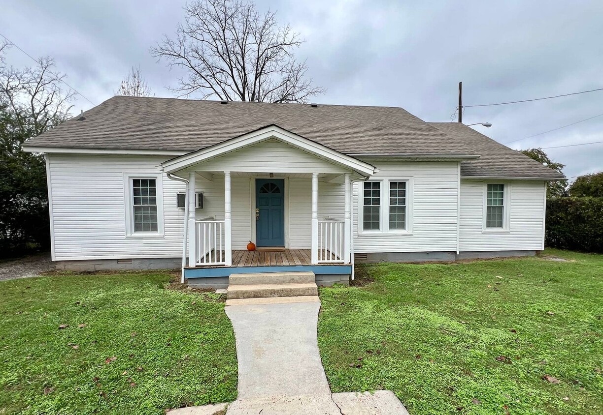 204 Fourth Ave - 204 Fourth Ave