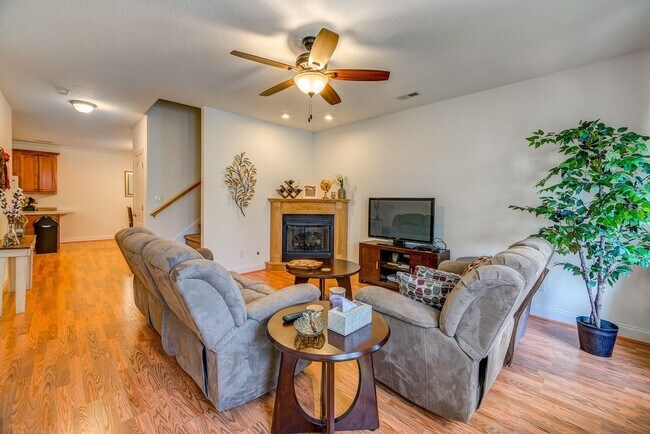 Foto del edificio - 2682 Blossom Trail E