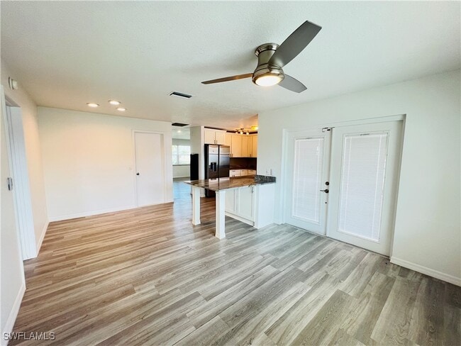 Foto del edificio - 1210 SE 16th St