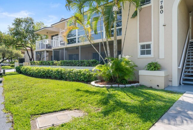 Foto del edificio - 4780 NW 102nd Ave