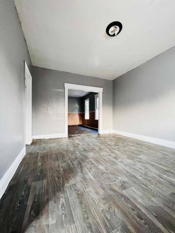 Building Photo - 145 Weiss St