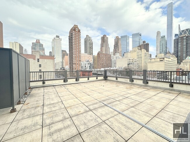 Building Photo - Wrap Around Terrace 1 bedroom 1 bath King ...