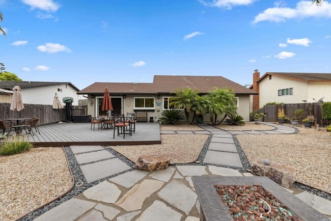 Building Photo - 4866 Park Dr
