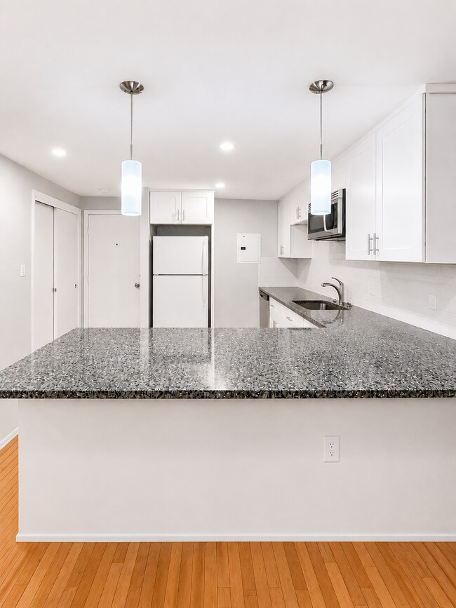 Building Photo - 121 Tremont St