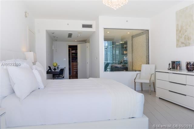 Building Photo - 200 Biscayne Blvd Way