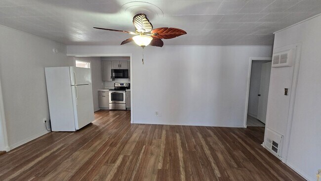 Building Photo - 5111 Swift Rd