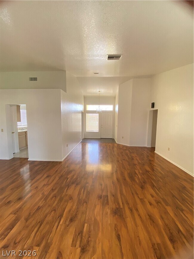 Foto del edificio - 9012 Starmount Dr