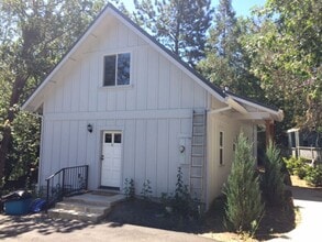 Building Photo - 753 NW Kinney St