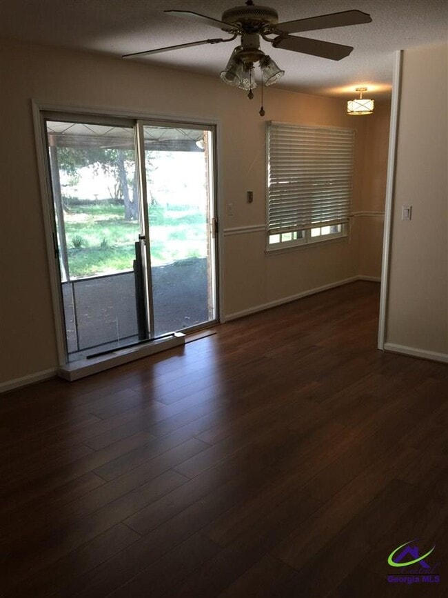 Building Photo - 203 Avalon Dr