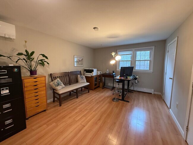 Foto del edificio - 4 Nelson Dr