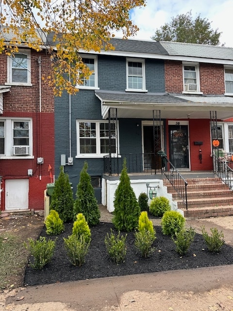 Building Photo - 40 W 12th St