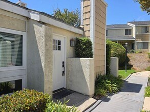 Building Photo - 3340 E Collins Ave