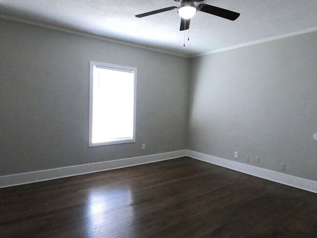 Building Photo - Very Nice Duplex in S. Memphis