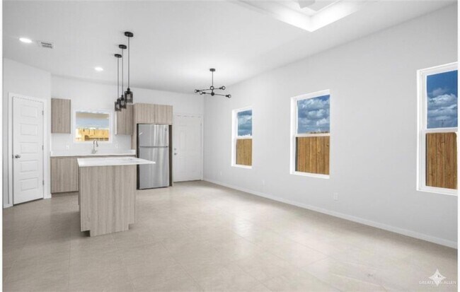 Foto del edificio - 608 N Alexandrite Ave