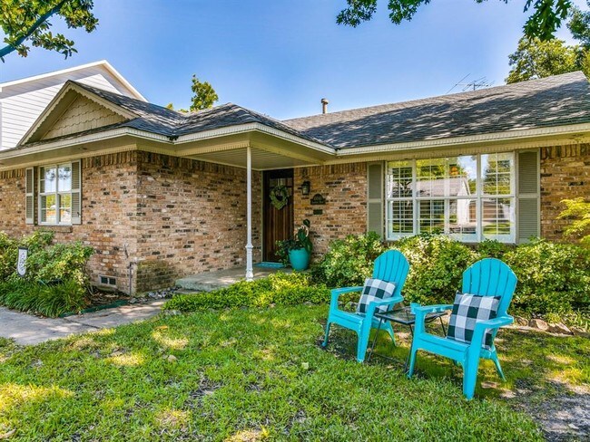 Foto del edificio - 10040 Lakemere Dr