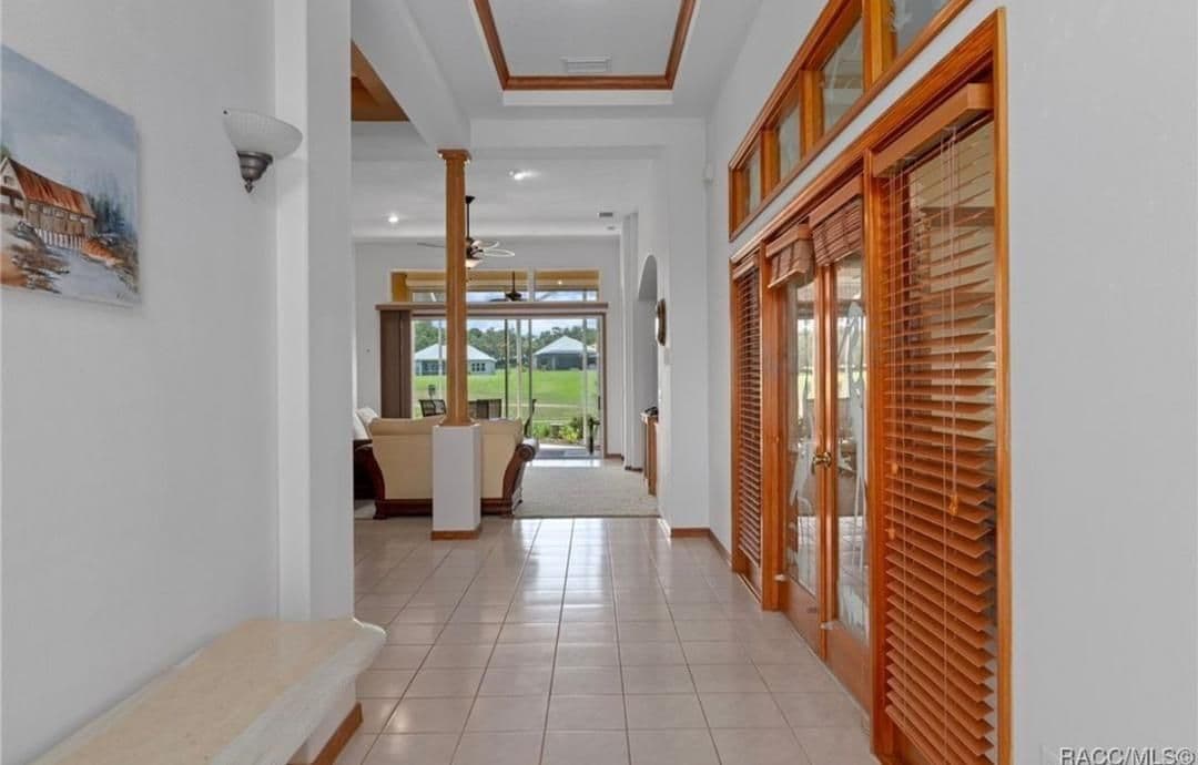 Foto del edificio - 118 W Doerr Path