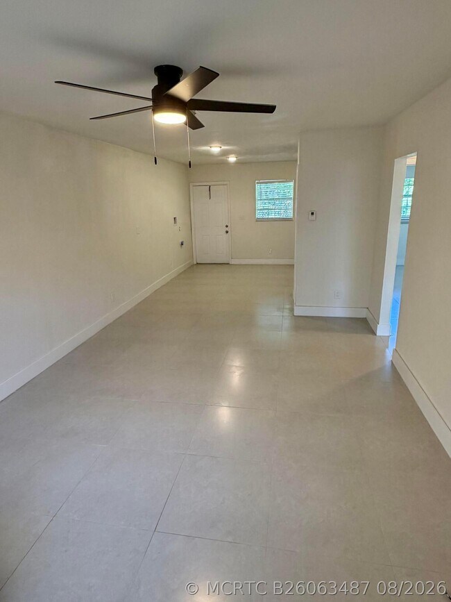 Foto del edificio - 2851 NW 11th Pl