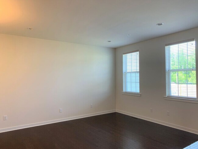 Building Photo - 105 Caldwell Ct