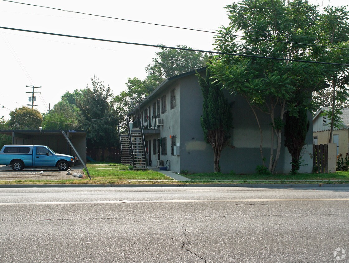 Foto del edificio - 446 N Maple Ave