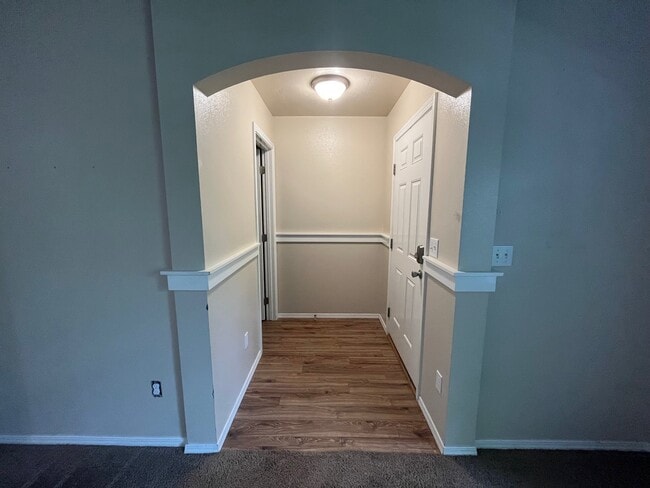 Foto del edificio - 614 N Carisbrooke Ave