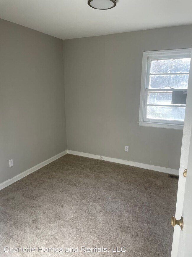 Building Photo - 3 br, 1 bath House - 2505 Druid Hills Way