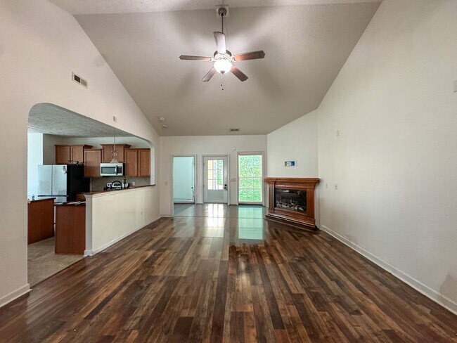 Foto del edificio - Lovely 4 Bed 2 Bath Home in Westgate