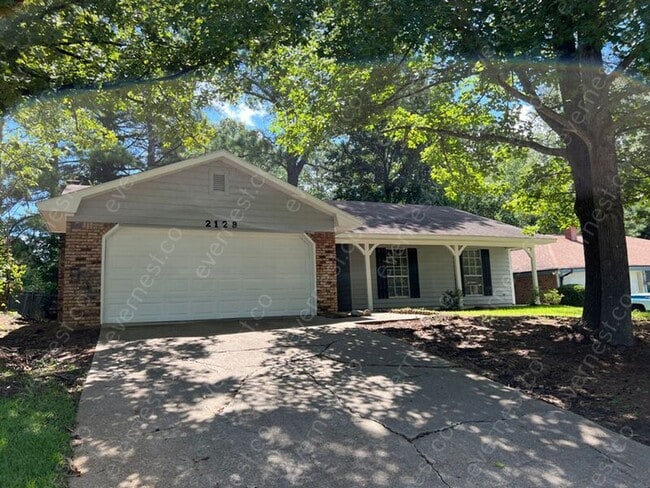 Foto del edificio - 2128 Thousand Oaks Dr