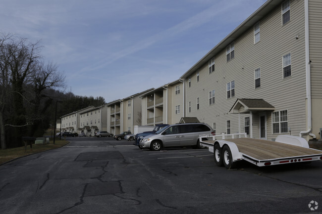 Building Photo - Creekside at Arden