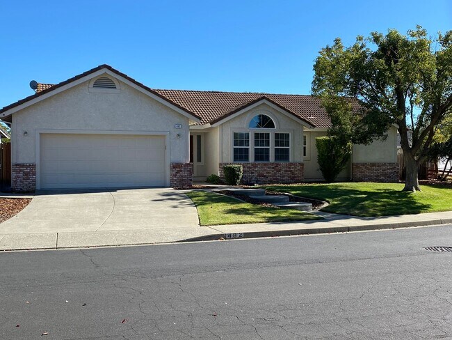 Foto del edificio - Vacaville 3bed/2bath home! Open floor plan...