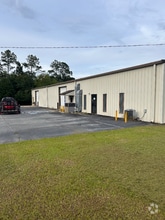 Building Photo - 102 Cloverdale Rd