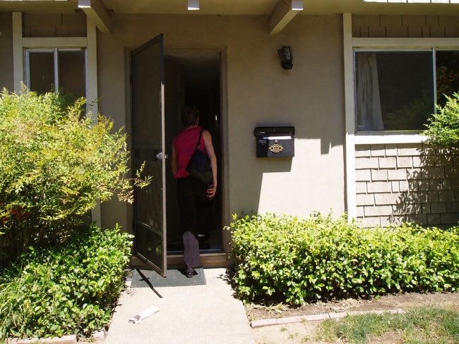 Building Photo - 422 Alvarado Ave