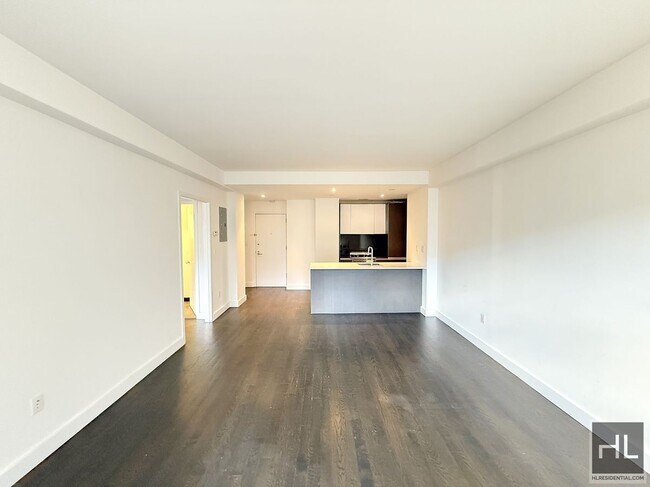 Foto del edificio - Large king size 1 bed 1 bath with washer a...