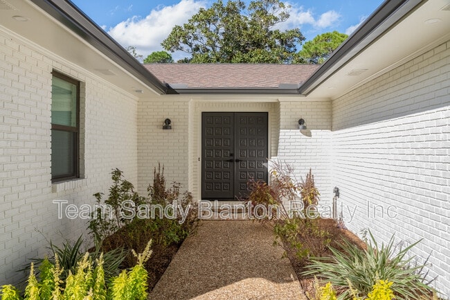 Building Photo - 2540 Hallmark Dr