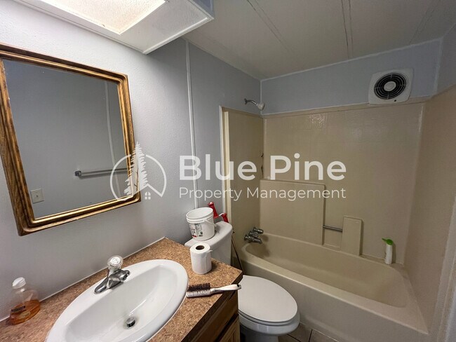 Foto del edificio - 925 Wilson Ave