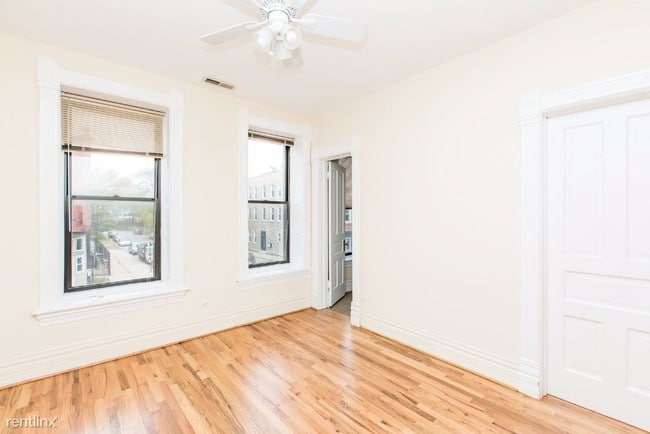 Building Photo - 2035 W Webster Ave