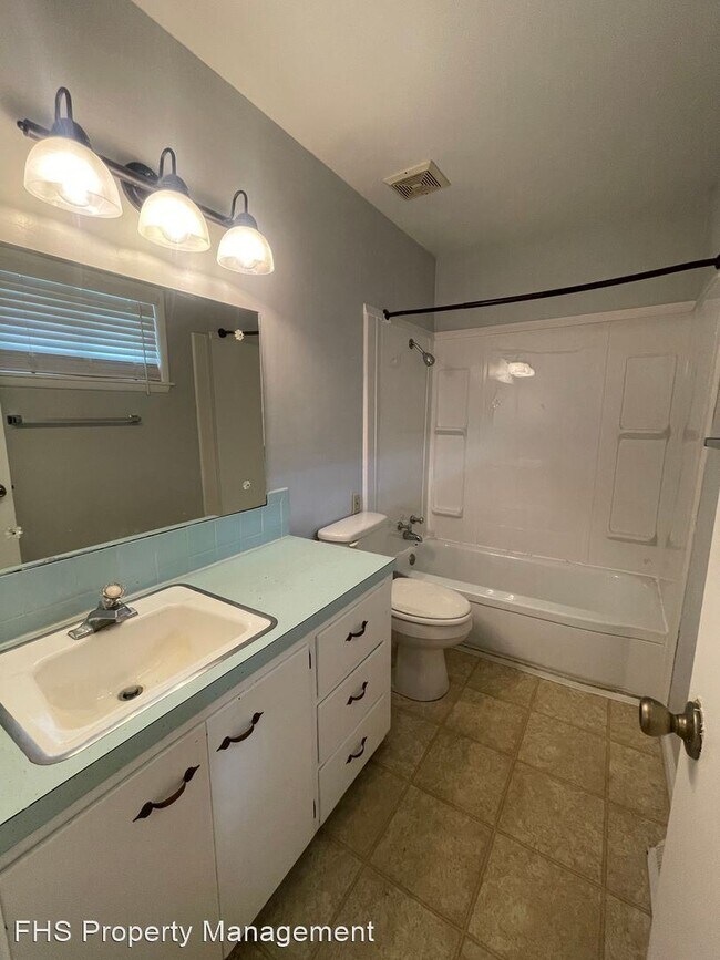 Building Photo - 1 br, 1 bath House - 1031 W Washita