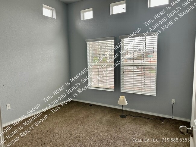 Building Photo - 2515 Hannah Ridge Dr