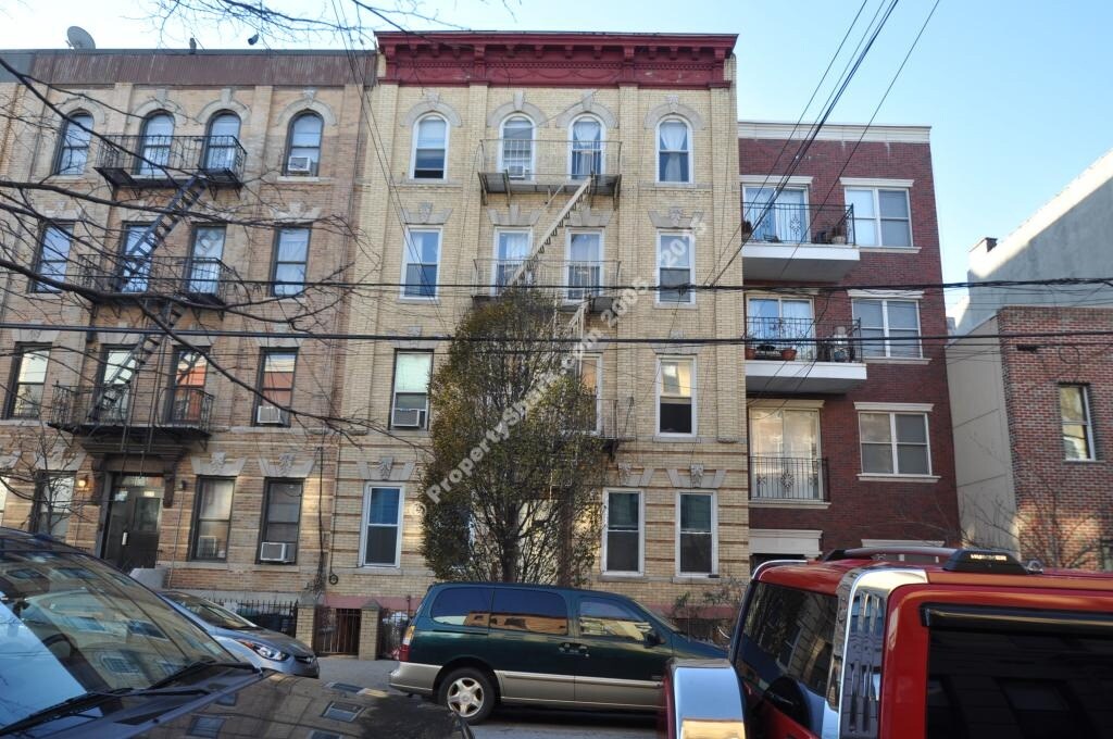 Foto del edificio - 219 Kingsland Ave