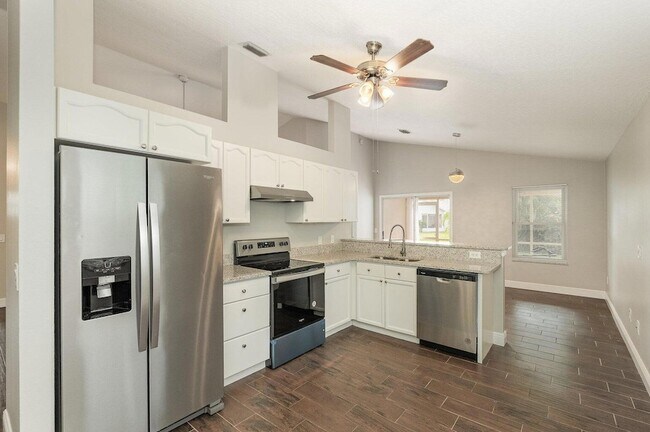 Foto del edificio - 513 Oak Mont Place Unit