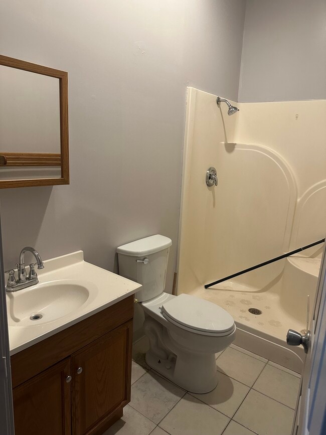 Building Photo - 998 IL-96