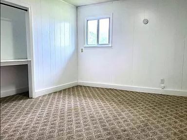 Building Photo - Brick duplex in great location
