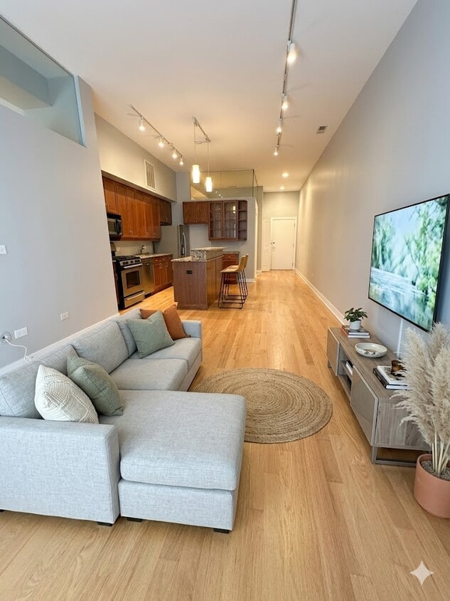 Photo - 949 W Madison St (Chicago, IL)