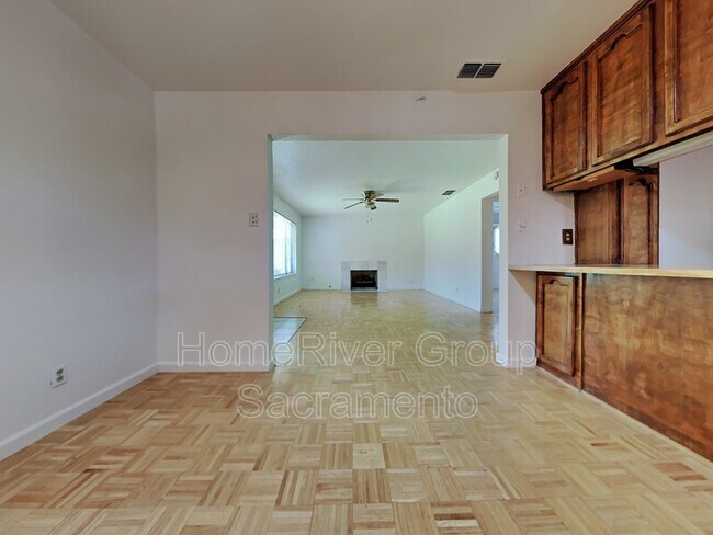 Building Photo - 5758 Cada Cir