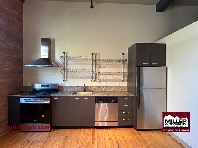 Foto del edificio - Industrial Downtown Living!