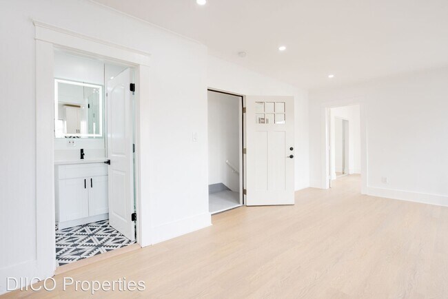 Foto del edificio - 2 br, 1 bath Apartment - 5734 & 5740 Fount...