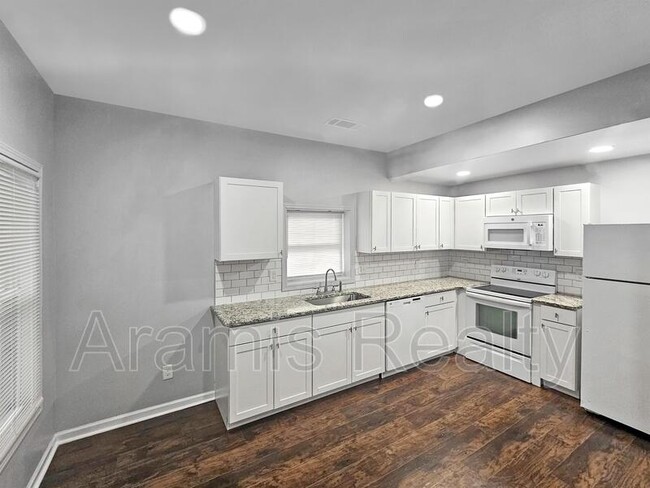 Foto del edificio - 1519 Olympian Way SW