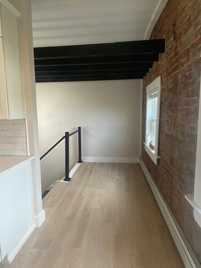 Building Photo - 427 Klotter Ave