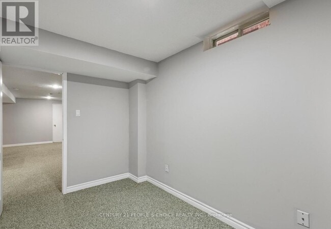 Building Photo - 5594 Taw Ave