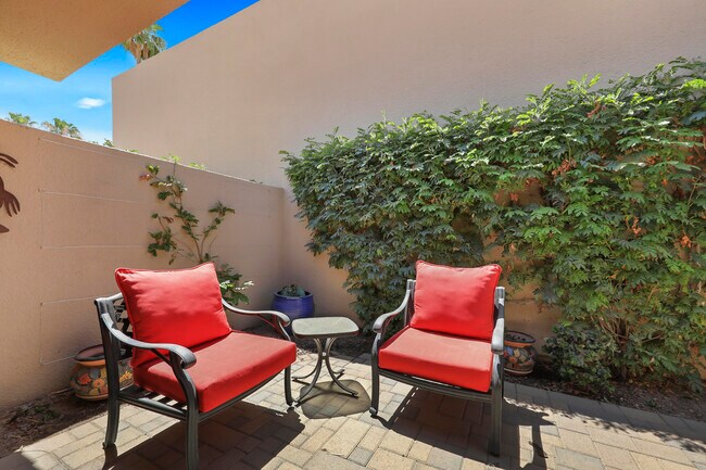Foto del edificio - 76570 Hollyhock Dr