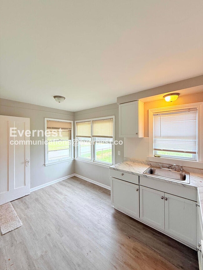 Foto del edificio - 4488 Maryland St